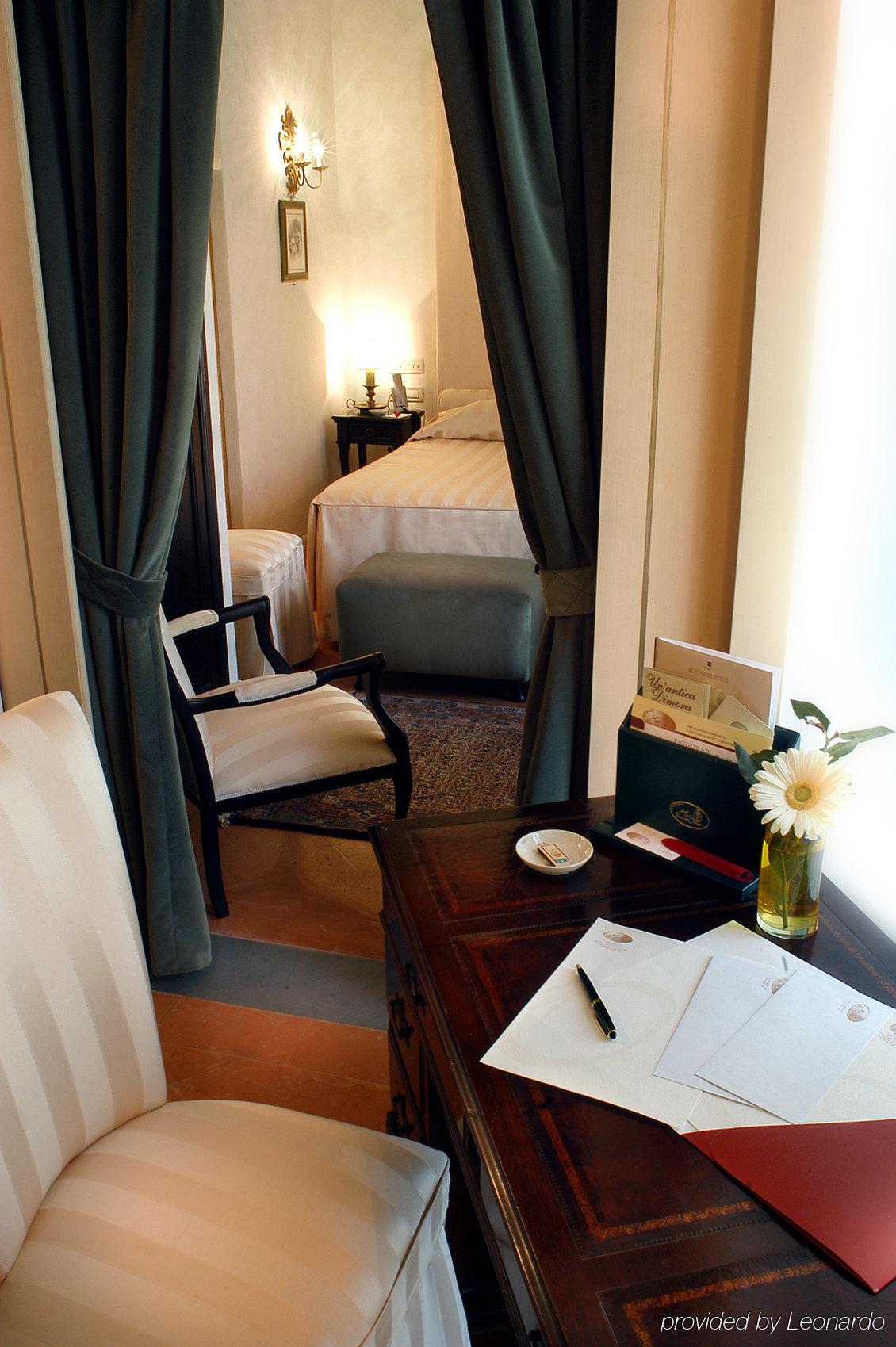 Hotel Relais Dell'Orologio Pisa Room photo